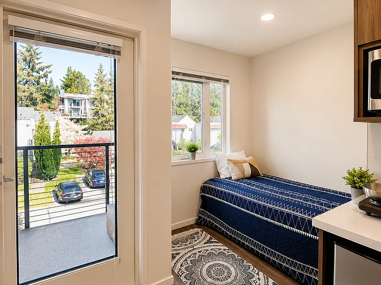 Plaza Apartments — Photo 91