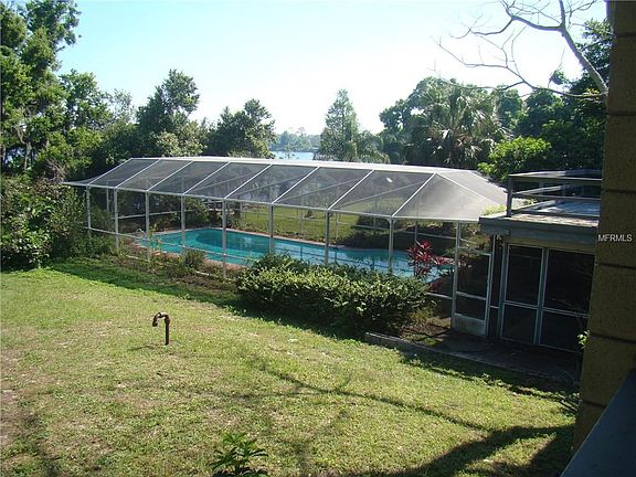 5th image of 116 S Lake Florence Dr