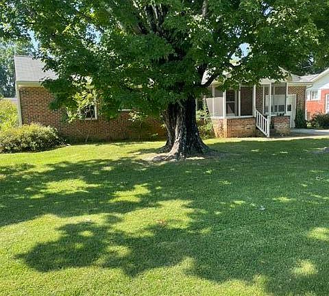 4th image of 407 Highland Dr