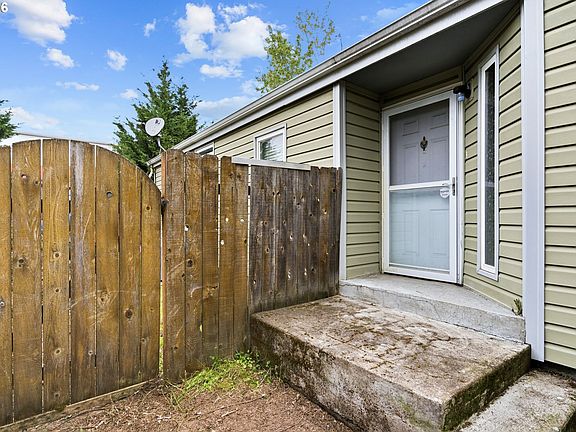 2nd image of 6812 NE 149th Ct