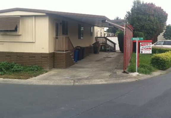 3rd image of 450 Makaha Cir
