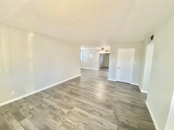 4th image of 5809 Manila Dr