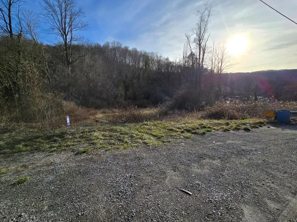 1355 Deepwater Mountain Rd, Fayetteville, WV 25840