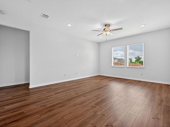 3rd image of 90 Flowers Ave