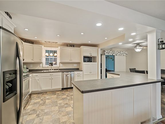 5th image of 4179 Frederick Dr