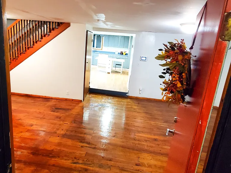 717 N Main St — Photo 9