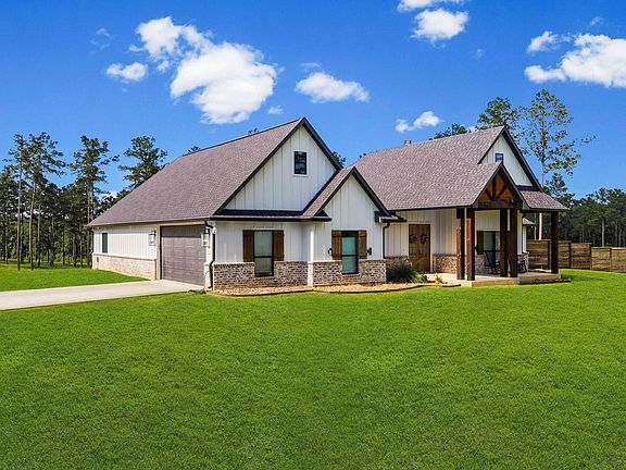 4th image of 309 Rolling Pines Dr