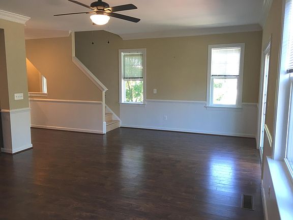 3rd image of 101 Blackford Dr