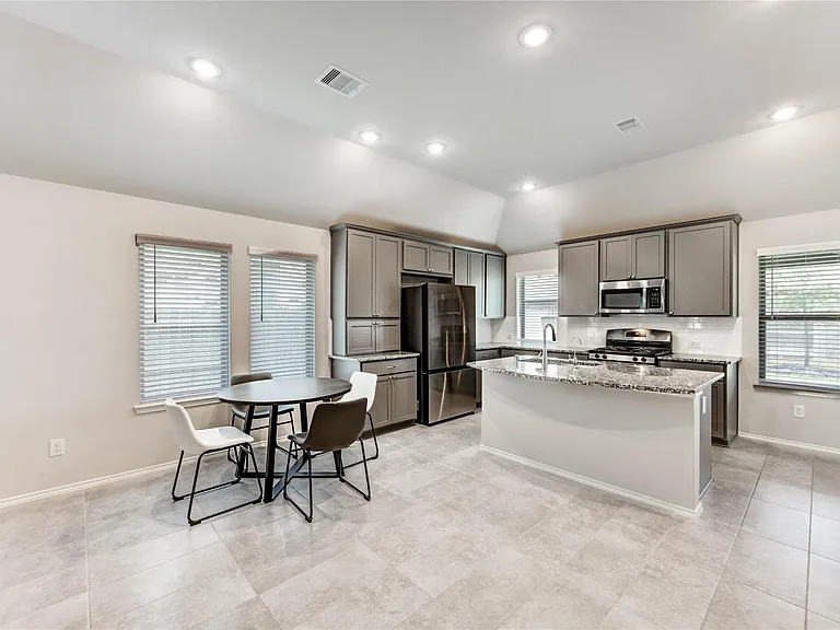 4806 Cedar Butte Ln — Photo 4