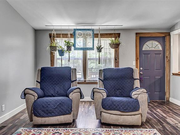 3rd image of 23 Roberts Dr