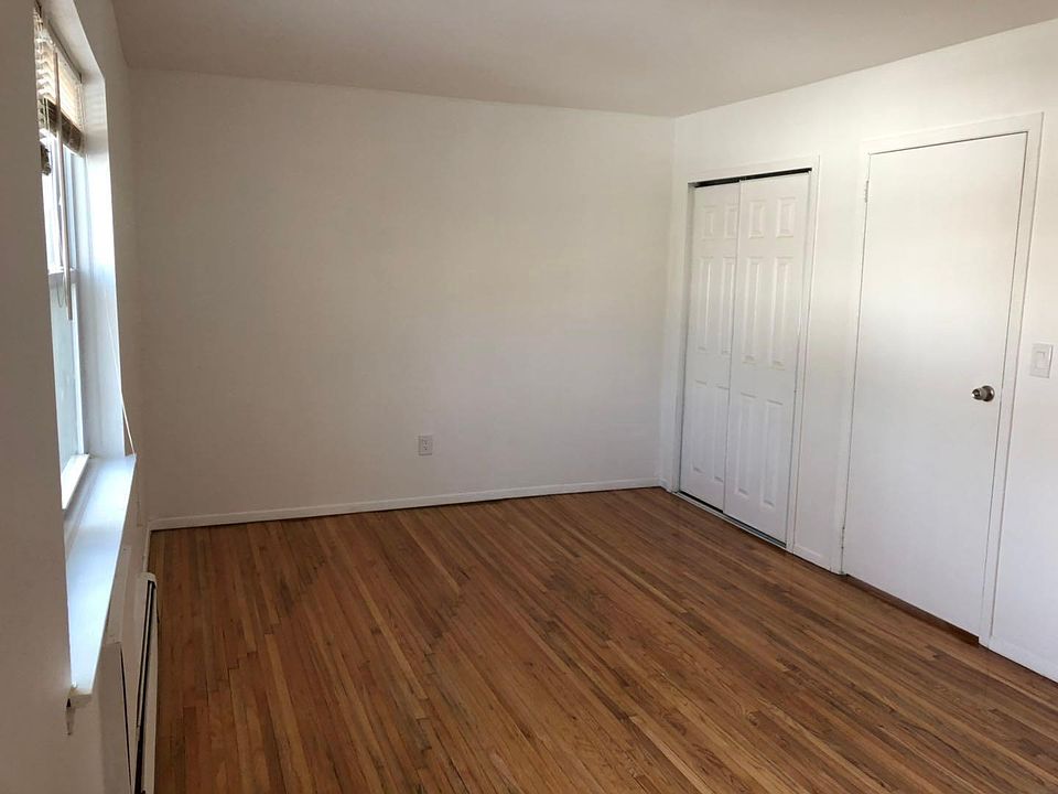 2nd image of 1611 163rd St