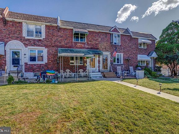 3rd image of 908 Poplar Ave