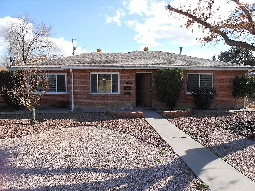 3 bed, 1707 sqft, $1,800 — Photo 1