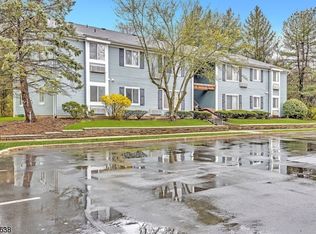 14 Norwich Pl, Somerset, NJ 08873