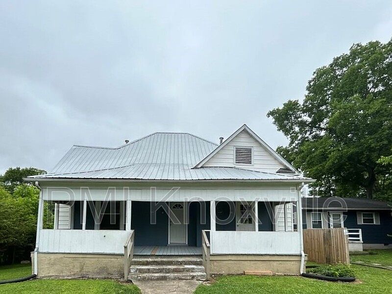 1st image of 622 Banks Ave NE
