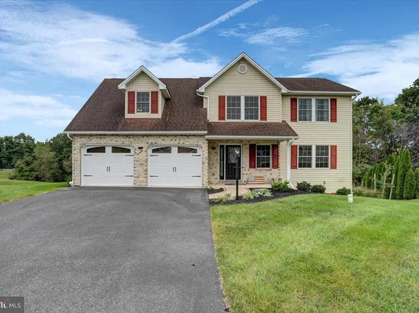1554 Lorraine Ln, Chambersburg, PA 17202