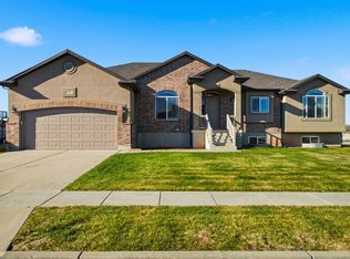 1242 S 1700 W, Syracuse, UT 84075
