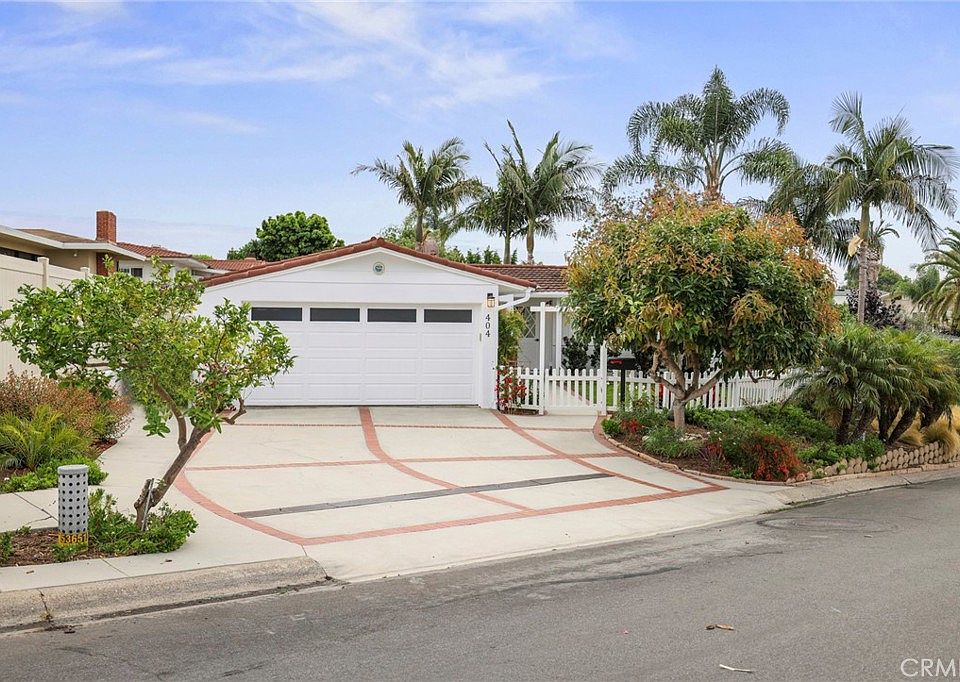 1st image of 404 Serra Dr