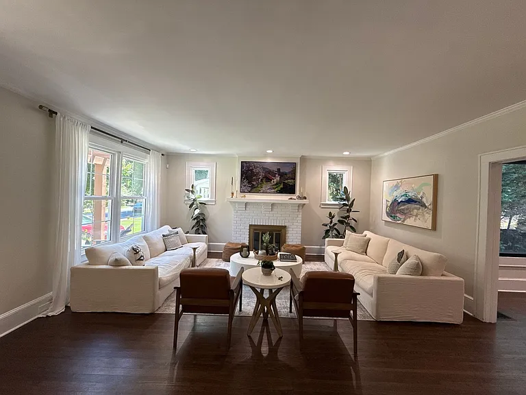2016 Lombardy Cir — Photo 3