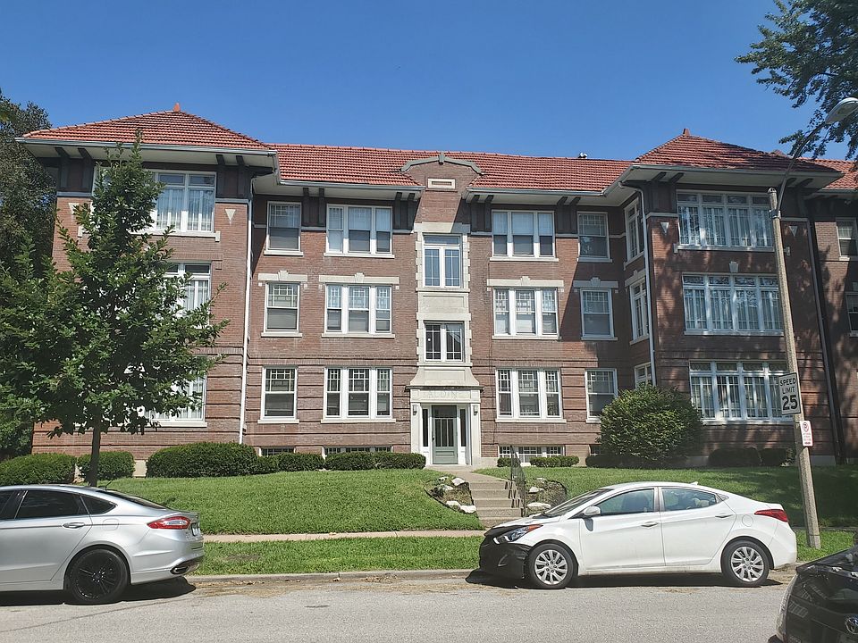 2nd image of 5795 Pershing Ave #103