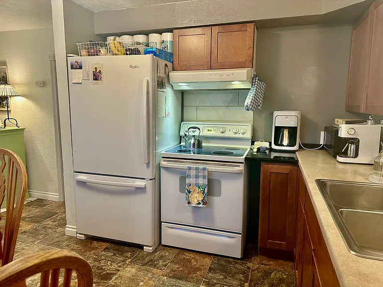 218 Farewell Ave #B — Photo 5