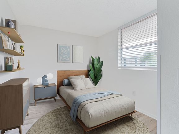 3rd image of 1215 NW 103rd Ln #1235-302
