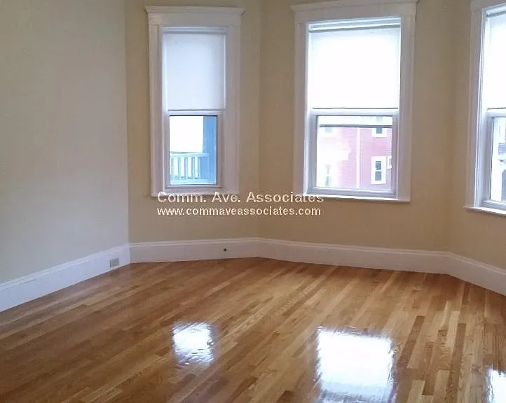 21 Roseclair St #2 — Photo 4