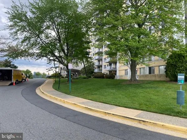 301 N Beauregard St APT 914, Alexandria, VA 22312