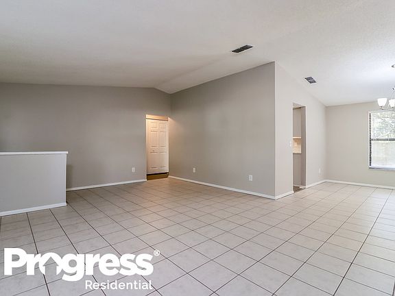 4th image of 512 Emberwood Dr