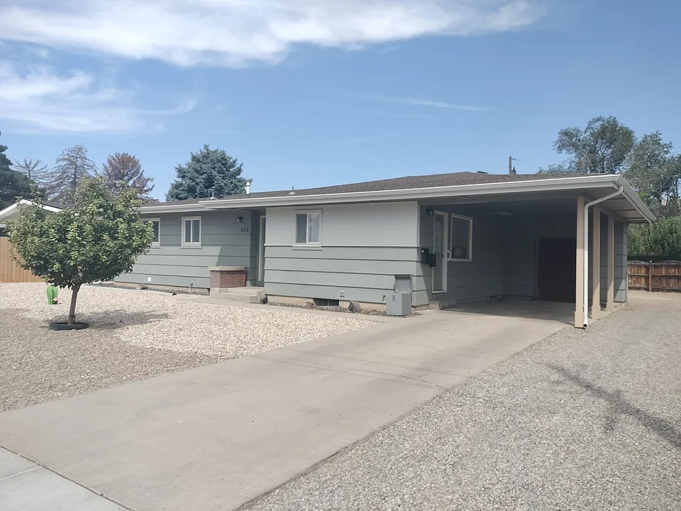 620 E 10 N