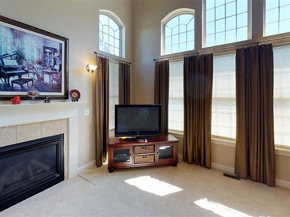 5th image of 4584 Duckhorn Ln