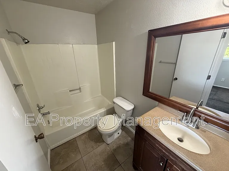 433 Louisiana Blvd SE #10 — Photo 5