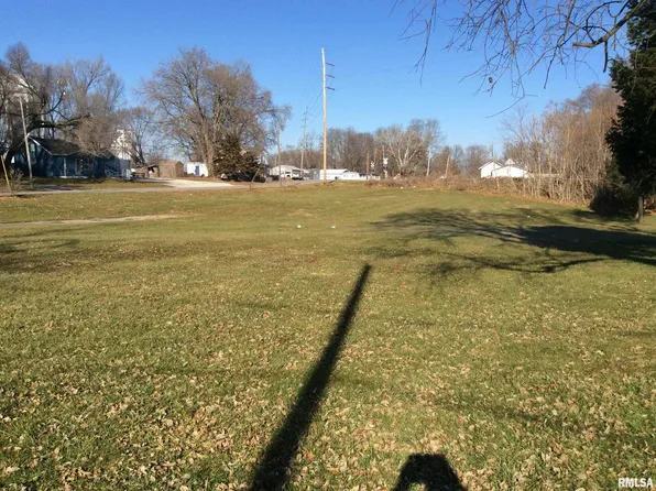S 6th St, Monmouth, IL 61462