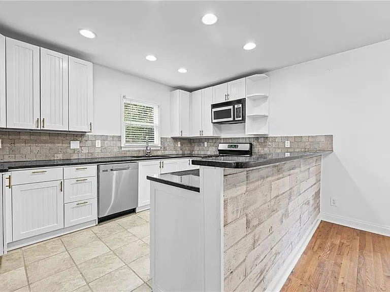 2429 Claude St NW — Photo 10