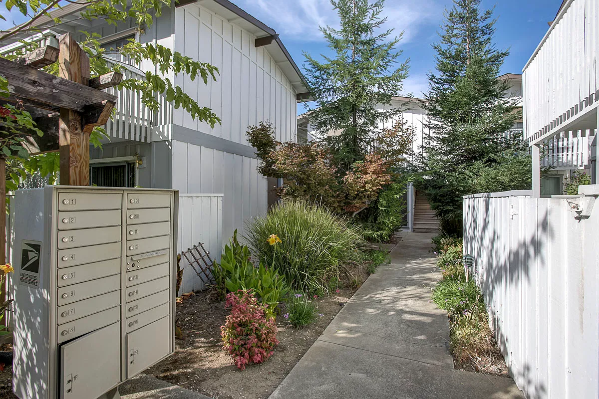 Studio, 1.0 bath, 550 sqft, $2,050 — Photo 3