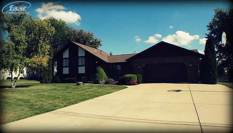 1st image of 3489 Clearwater Dr