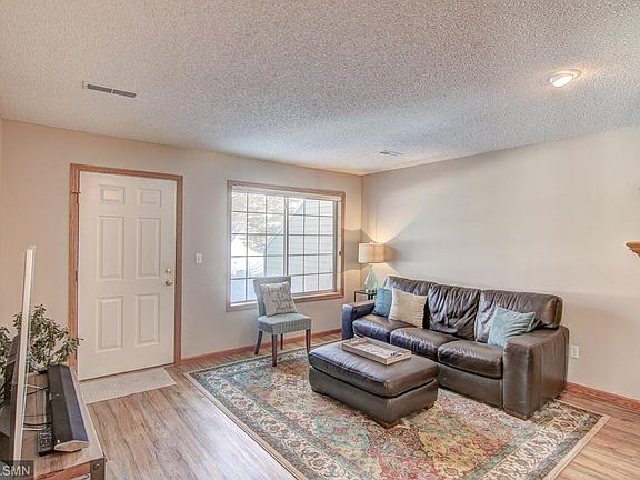 4th image of 342 Gironde Ct