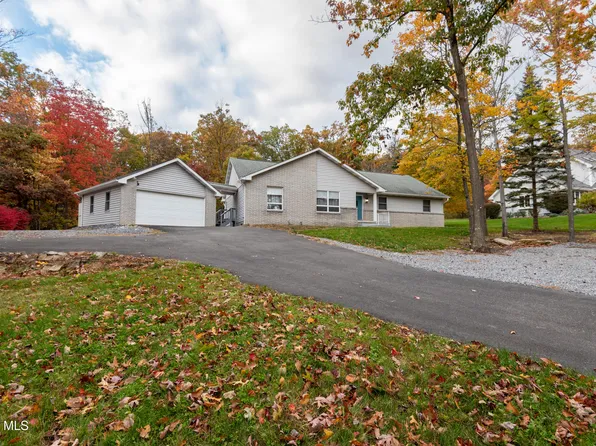 117 Sylvan Oakes Dr, Hollidaysburg, PA 16648