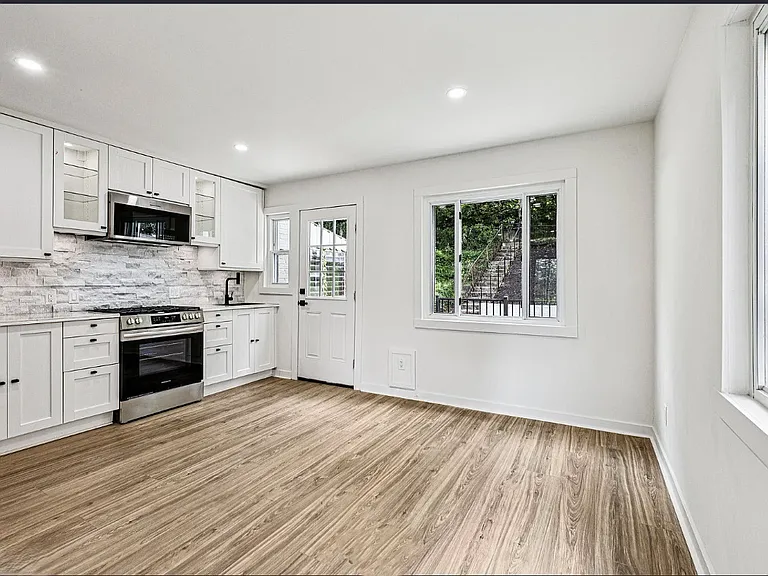 Kitchen/Dining area