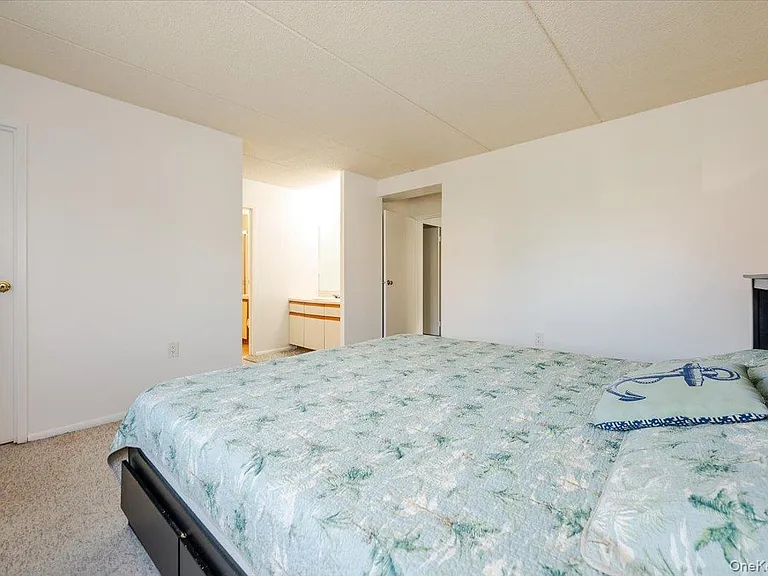 730 W Broadway #2J — Photo 12