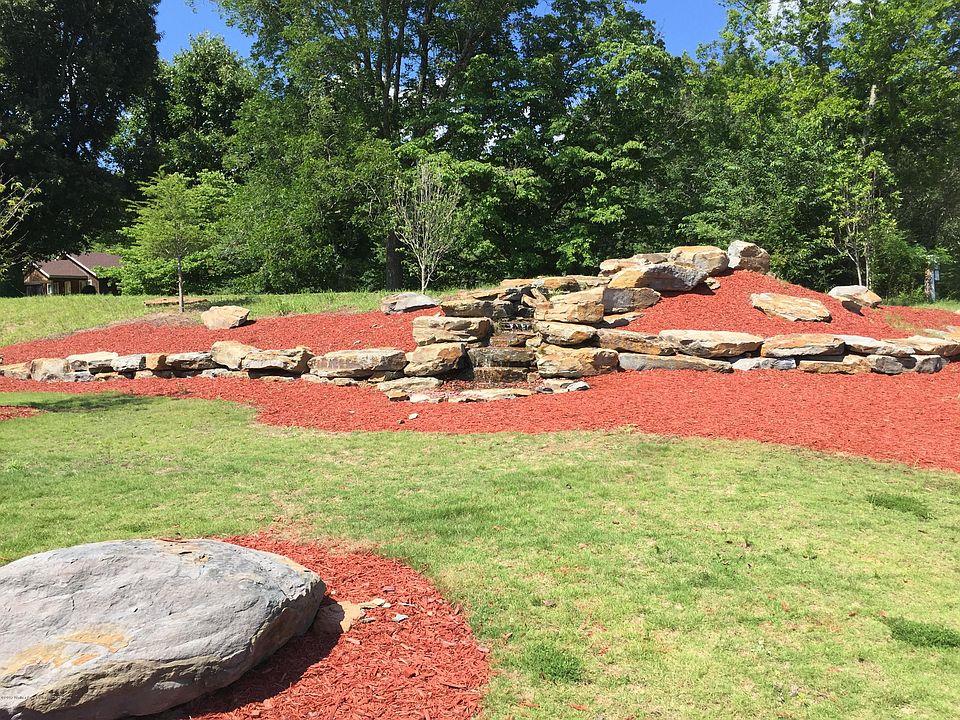 2nd image of 20 Meadow Ln