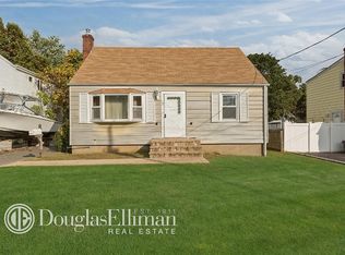 52 E 14th St, Huntington Station, NY 11746