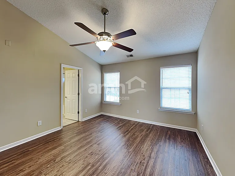 8836 Laurel Run Dr — Photo 9