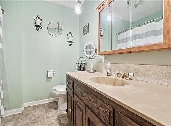 5th image of 431 S 82nd St
