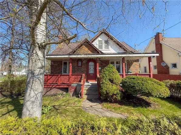 41 Church St E, Norfolk County, ON N4B 1T5