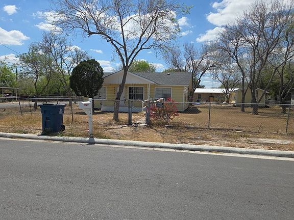 2nd image of 1040 Rio Grande St