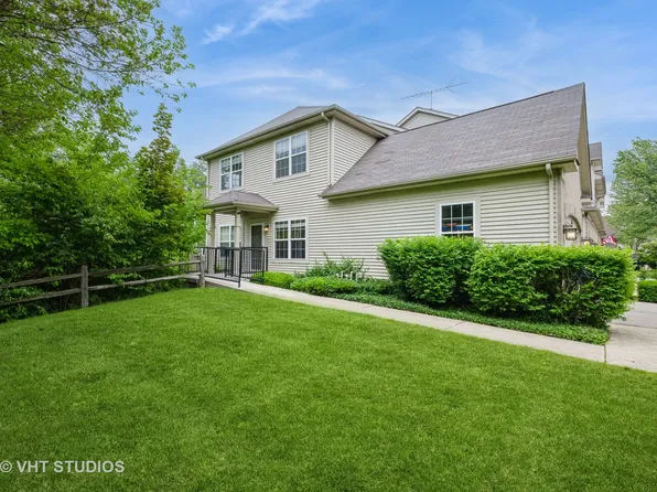 2686 Cobblestone Dr, Prairie Grove, IL 60012