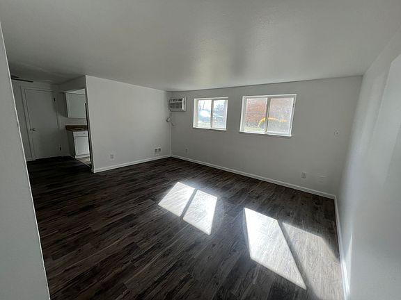 5th image of 7423 Center St #203