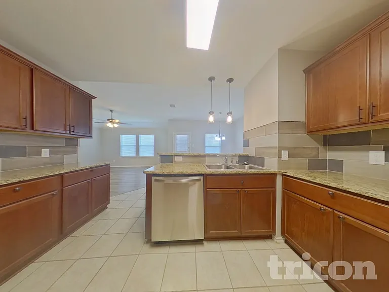 1160 Wentworth Way — Photo 5