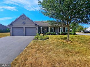 1013 Cambridge Dr, Manheim, PA 17545